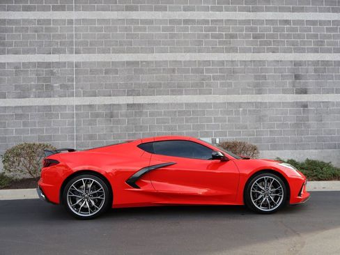 Used 2024 Chevrolet Corvette Stingray Preferred Cpe w/ Z51 Performance Package image 4