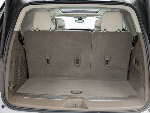 Used 2021 GMC Yukon Denali w/ Denali Premium Package image 18