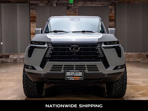Used 2024 Lexus GX 550 w/ Accessory Package (Z1) AWD/4WD image 4