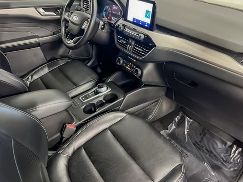 Used 2022 Ford Escape SEL image 16