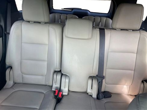 Used 2015 Ford Explorer XLT w/ Equipment Group 202B FWD image 14