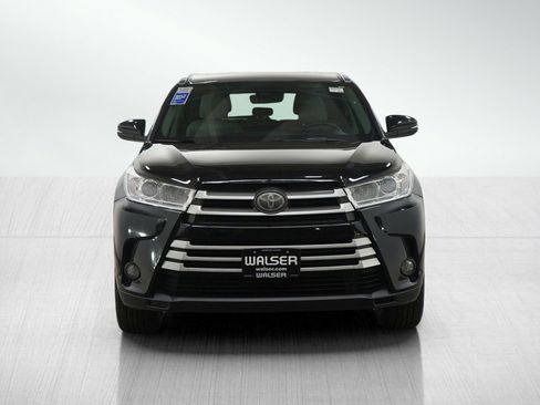 Used 2017 Toyota Highlander XLE image 8
