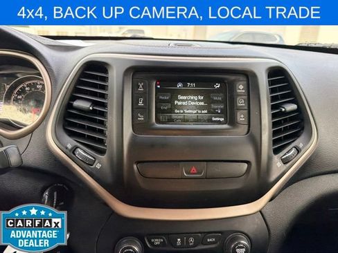 Used 2018 Jeep Cherokee Latitude w/ Cold Weather Group AWD/4WD image 14