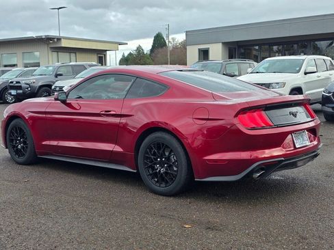 Used 2018 Ford Mustang Coupe image 2