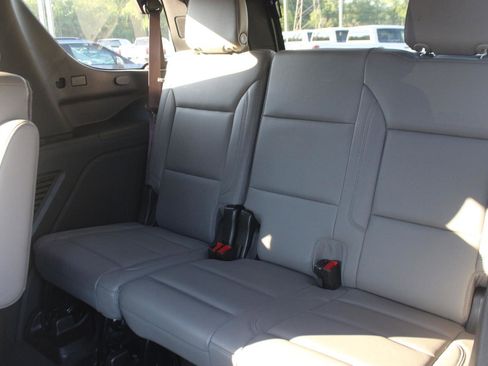 Used 2022 Chevrolet Tahoe LT w/ Luxury Package AWD/4WD image 36