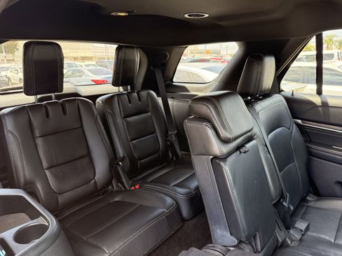 Used 2018 Ford Explorer Limited image 19