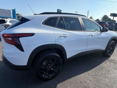 New 2026 Chevrolet Trax LT w/ Driver Confidence Package FWD image 7