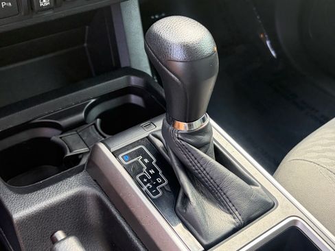 Used 2020 Toyota Tacoma SR5 RWD image 26