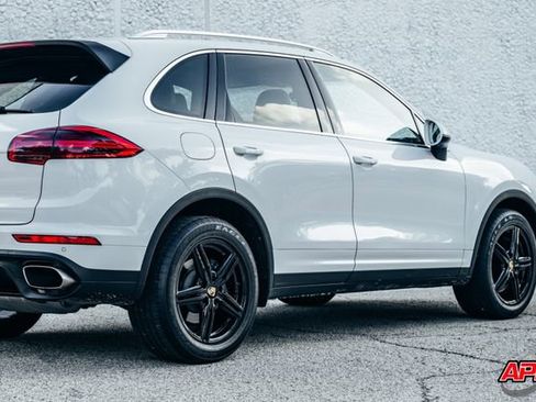 Used 2016 Porsche Cayenne image 54