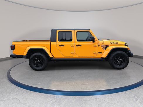 Used 2021 Jeep Gladiator Willys image 4