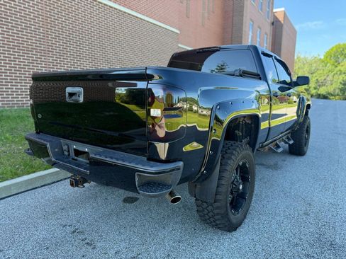 Used 2017 Chevrolet Silverado 1500 Custom w/ Custom Convenience Package AWD/4WD image 14