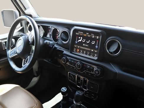 Used 2023 Jeep Wrangler Unlimited Sahara w/ LED Lighting Group AWD/4WD image 21