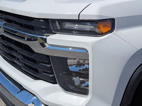 Used 2024 Chevrolet Silverado 2500 LT image 10