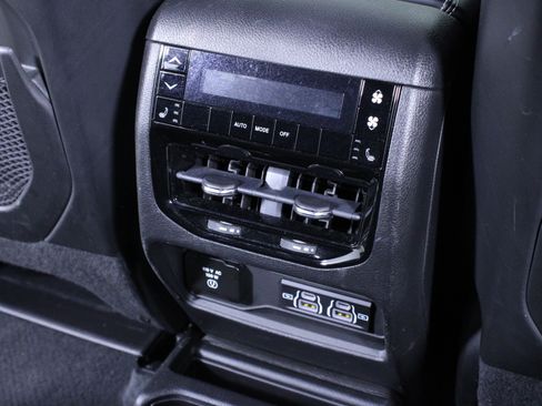 Used 2022 Jeep Grand Cherokee L Overland image 18