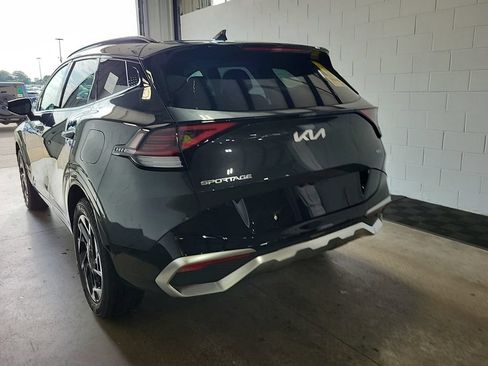 Used 2024 Kia Sportage SX AWD/4WD image 2