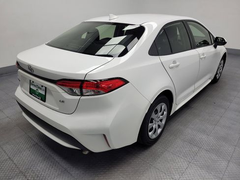 Used 2020 Toyota Corolla LE FWD image 9