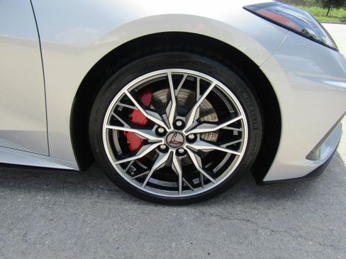Used 2024 Chevrolet Corvette Stingray Preferred Cpe w/ Z51 Performance Package RWD image 21