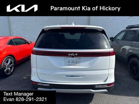 Used 2024 Kia Carnival EX FWD image 5