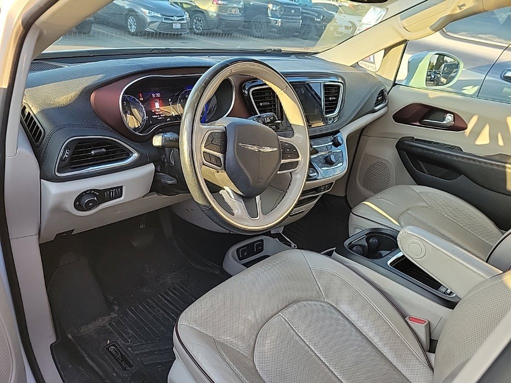 Used 2020 Chrysler Pacifica Limited FWD image 7