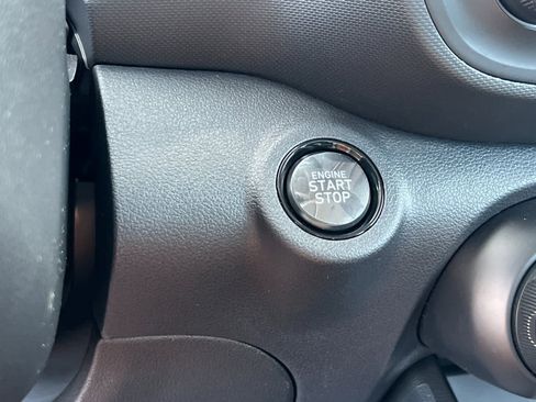 New 2025 Hyundai Venue SEL image 22