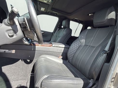 Used 2023 Lexus LX 600 4WD w/ Ultra Luxury Package image 9