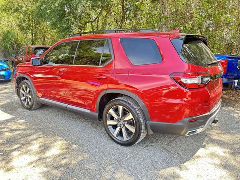 Certified 2024 Honda Pilot Touring image 6