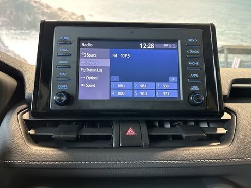 Used 2019 Toyota RAV4 LE image 80