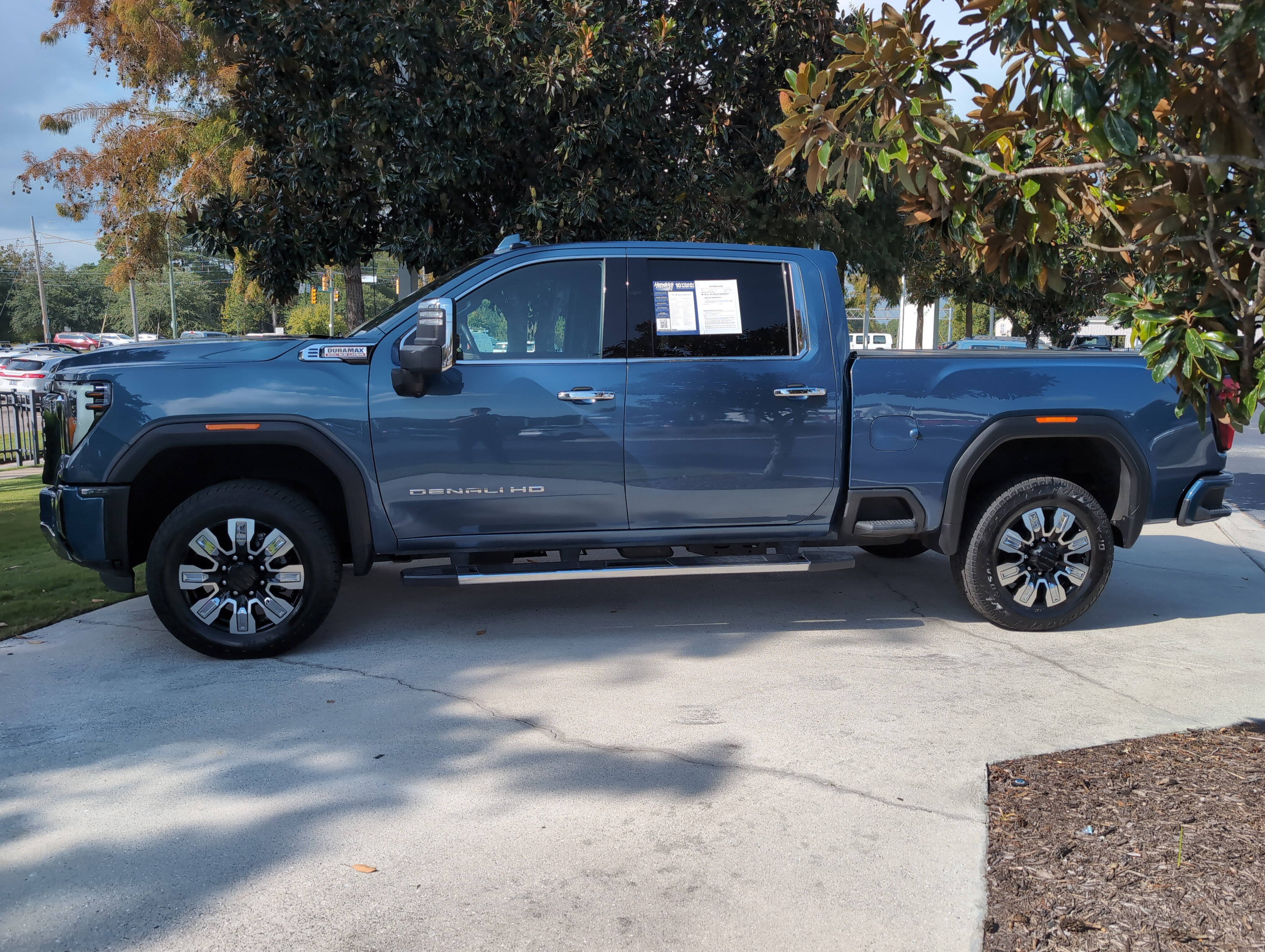 Used 2025 GMC Sierra 3500 Denali w/ Denali Reserve Package AWD/4WD image 7