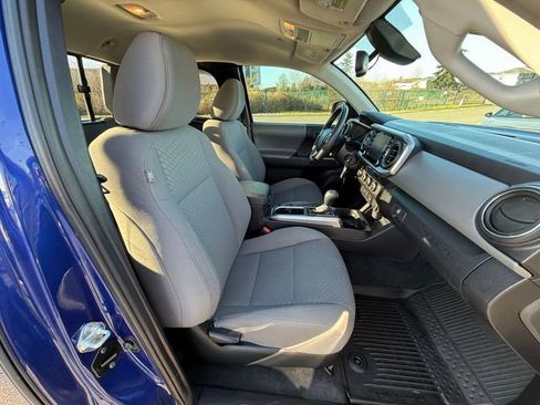 Used 2022 Toyota Tacoma SR5 image 10
