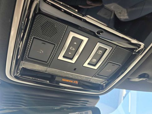 New 2026 Land Rover Range Rover Velar Dynamic SE image 33