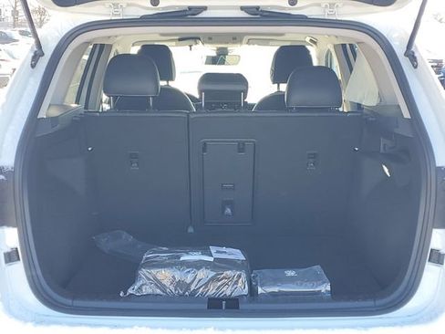 New 2026 Volkswagen Taos SE image 8