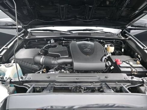 Used 2021 Toyota Tacoma SR5 RWD image 20