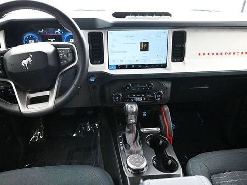 Used 2025 Ford Bronco Heritage Edition AWD/4WD image 14