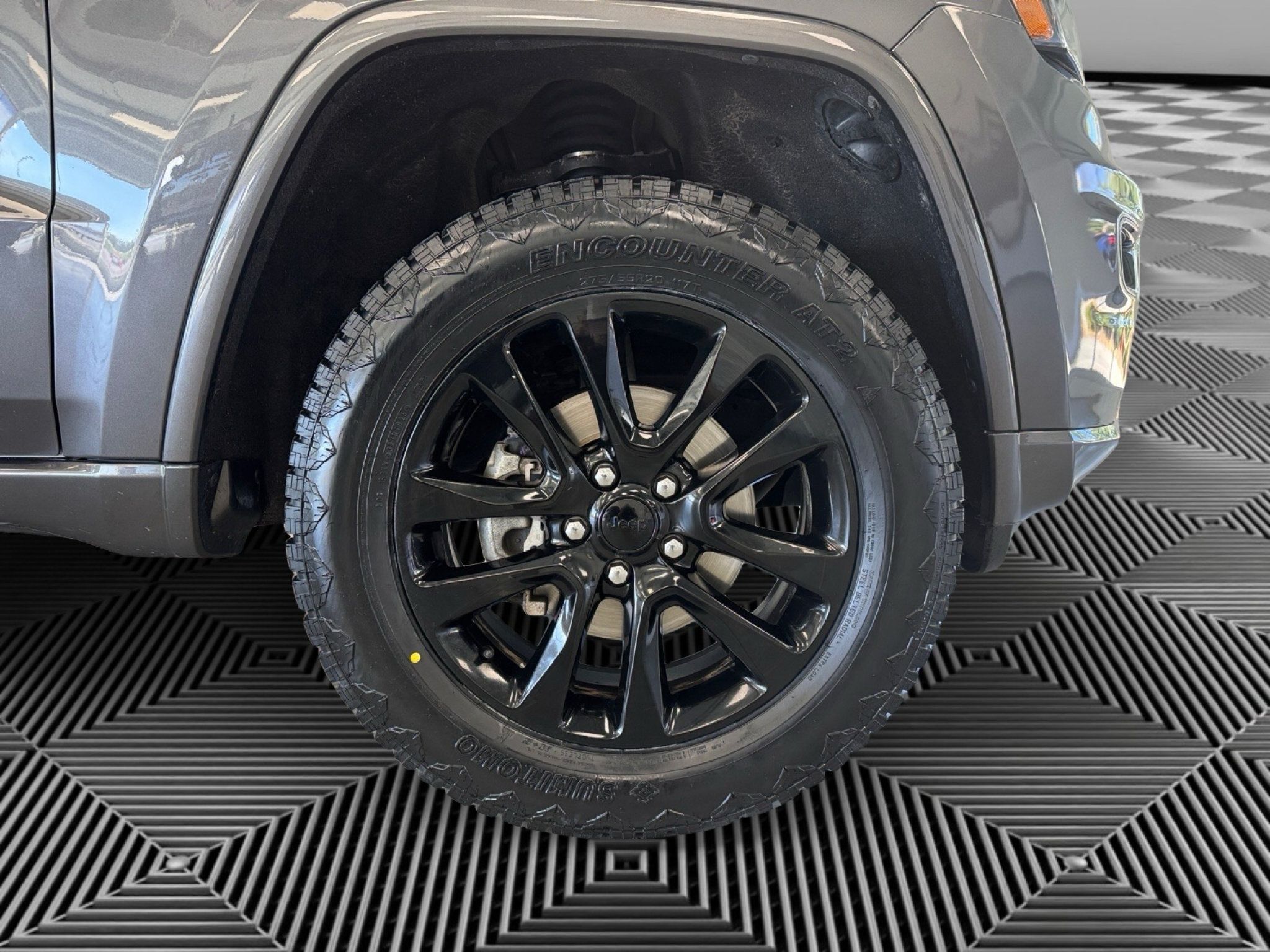 Used 2018 Jeep Grand Cherokee Altitude AWD/4WD image 10
