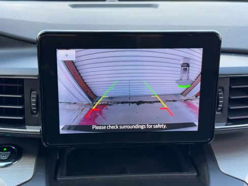 Used 2020 Ford Explorer XLT w/ Equipment Group 202A image 27