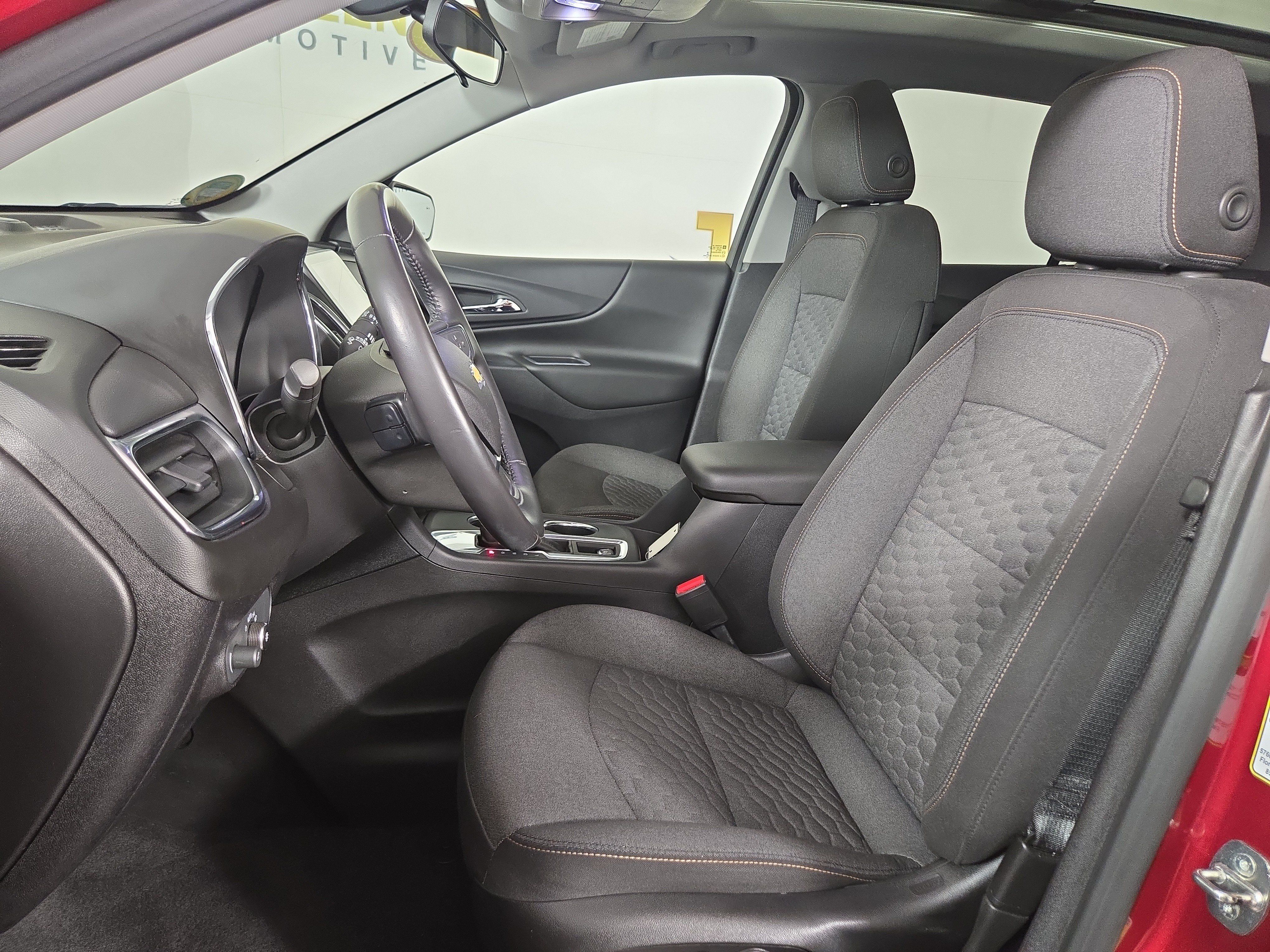 Used 2019 Chevrolet Equinox LT w/ Sun & Navigation Package FWD image 12
