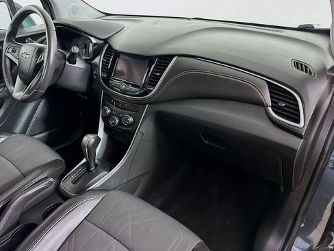 Used 2021 Chevrolet Trax LT w/ Driver Confidence Package AWD/4WD image 30