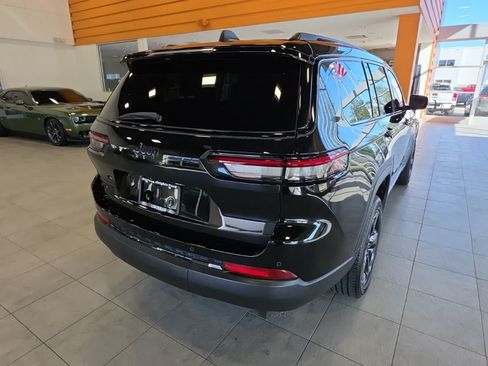 Used 2024 Jeep Grand Cherokee L Laredo AWD/4WD image 10