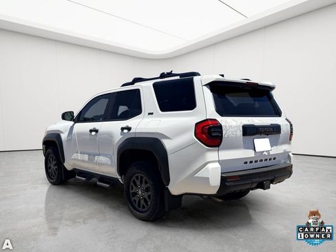 Used 2025 Toyota 4Runner SR5 AWD/4WD image 4