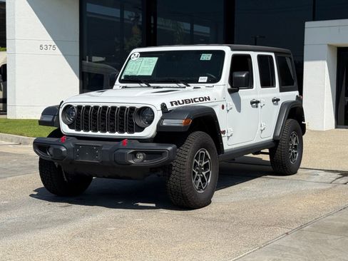 Used 2024 Jeep Wrangler Unlimited Rubicon image 2
