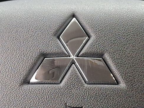 New 2026 Mitsubishi Outlander SE AWD/4WD image 11