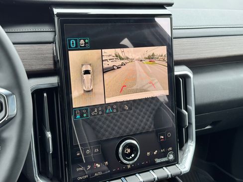 New 2026 GMC Acadia Denali w/ Super Cruise Package image 21