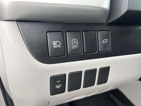 Used 2018 Toyota Highlander XLE AWD/4WD image 18