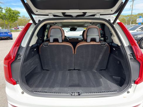 Used 2019 Volvo XC90 T6 Momentum image 10