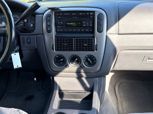 Used 2004 Ford Explorer XLT AWD/4WD image 10