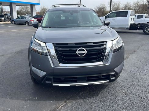 Used 2024 Nissan Pathfinder Platinum w/ Cargo Package image 8