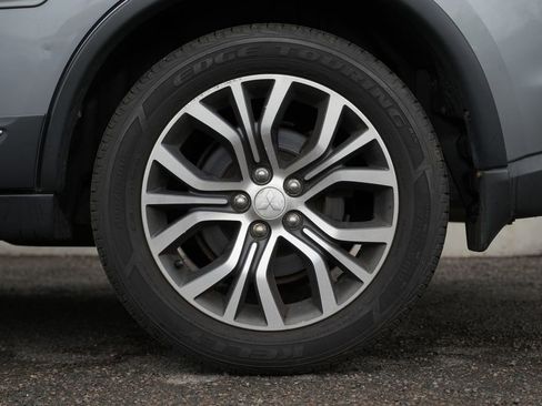 Used 2016 Mitsubishi Outlander SE AWD/4WD image 14