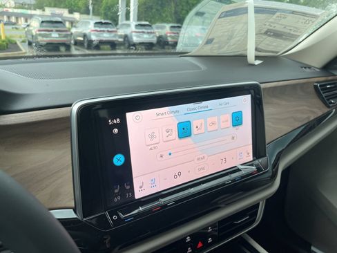 New 2026 Volkswagen Atlas SE FWD image 21