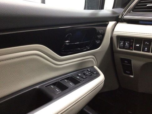 Used 2026 Honda Odyssey Elite image 16