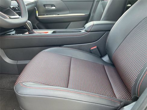 New 2025 Nissan Kicks SR image 34